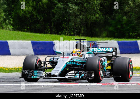 Spielberg, Österreich. 9. Juli 2017. Lewis Hamilton von Großbritannien fährt seine Mercedes im österreichischen Grand Prix Formel 1 Rennen auf dem Red Bull Ring in Spielberg, Österreich am 9. Juli 2017. Bildnachweis: Jure Makovec/Alamy Live-Nachrichten Stockfoto