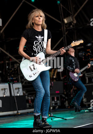 Cornbury Festival 2017 große Tew Oxfordshire UK. Chrissie Hynde und The Pretenders auf der Pleasent Valley Bühne. Beim abschließenden Cornbury Festival. Bildnachweis: Charlie Bryan/Alamy Live News Stockfoto