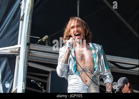 Coventry, Vereinigtes Königreich. 9. Juli 2017.  Das jährliche Musikfestival von Coventry Godiva fand über das Wochenende mit Menschenmassen für die Dauer des Festivals teilnehmen.  Das Festival beendet Sonntag Abend mit The Darkness als Headliner.  Bildnachweis: Andy Gibson/Alamy Live-Nachrichten. Stockfoto