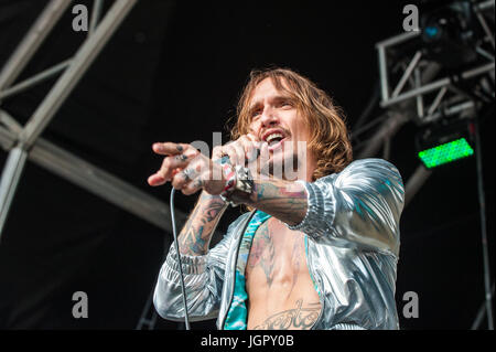 Coventry, Vereinigtes Königreich. 9. Juli 2017.  Das jährliche Musikfestival von Coventry Godiva fand über das Wochenende mit Menschenmassen für die Dauer des Festivals teilnehmen.  Das Festival beendet Sonntag Abend mit The Darkness als Headliner.  Bildnachweis: Andy Gibson/Alamy Live-Nachrichten. Stockfoto