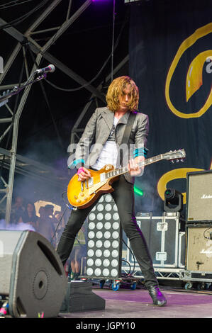 Coventry, Vereinigtes Königreich. 9. Juli 2017.  Das jährliche Musikfestival von Coventry Godiva fand über das Wochenende mit Menschenmassen für die Dauer des Festivals teilnehmen.  Das Festival beendet Sonntag Abend mit The Darkness als Headliner.  Bildnachweis: Andy Gibson/Alamy Live-Nachrichten. Stockfoto