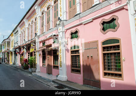 PHUKET - 3. MAI : Bauen, Chinesisch-portugiesische Architektur, in der Altstadt von Phuket erhalten historische Geschichten über Handel und Architektur im Süden von Tha Stockfoto