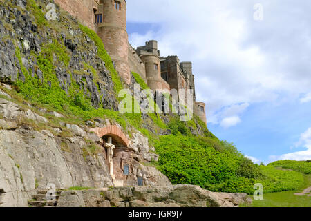 Bamburgh Castle - das Hotel liegt an der nordöstlichen Küste Englands in Northumberland im Vereinigten Königreich Stockfoto