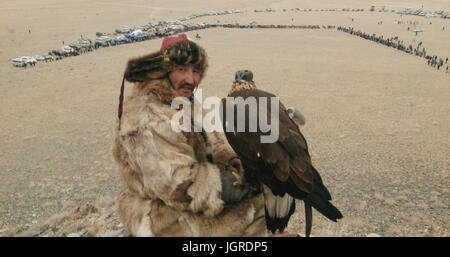 THE EAGLE HUNTRESS (2016) OTTO BELL (DIR) SONY PICTURES CLASSICS/MOVIESTORE COLLECTION LTD Stockfoto