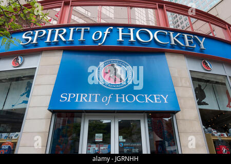 Der Eingang zum Spirit of Hockey Store verbunden, die Canadian Hockey Hall Of Fame an der Ecke Yonge und Front Street in Toronto Stockfoto