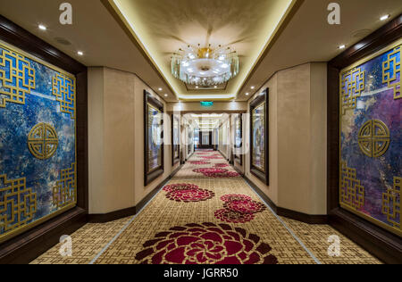 Eingang zum Festsaal. Genting Traum Kreuzfahrt Schiff, NA, China. Architekt: SMC Design, 2016. Stockfoto