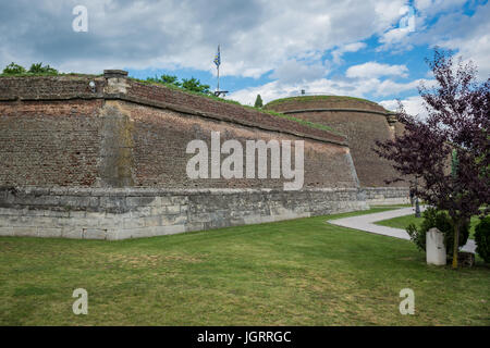 Befestigten Mauern und Sankt Stephan Bastion der Alba Carolina Festung in der Stadt Alba Iulia in Alba County, Siebenbürgen, Rumänien Stockfoto