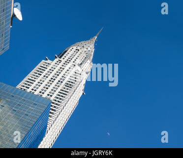 Skyline nachschlagen Gebäude Midtown Manhattan berühmten Chrysler building Stockfoto