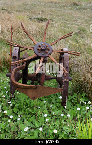 Alten landwirtschaftlichen Maschinen auf Weideland; Caithness, Schottland Stockfoto