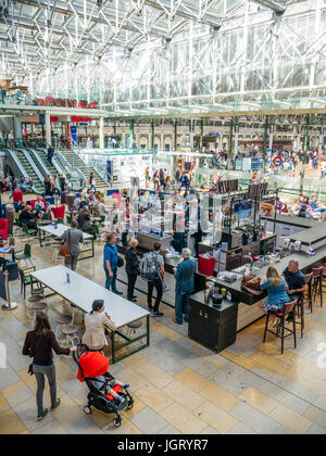 Cafe Ritazza, Paddington Railway Station, Bayswater, London, England, GB, GB. Stockfoto