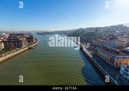 Die Stadt von Portugalete, Spanien, Blick von der Hängebrücke Stockfoto