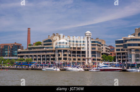 WASHINGTON, DC, USA - The Washington Harbour, eine Entwicklung auf dem Potomac River In Georgetown. Stockfoto