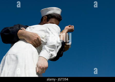 Die Kissing Statue an Thunfisch Park Habor San Diego, Kalifornien, USA Stockfoto