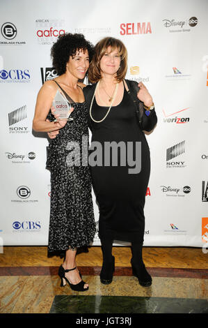 (L-R) Stephanie Allain Amy Pascal nimmt am 6. Jährlichen AAFCA Awards Taglyan Cultural Complex Februar 4,2015 in Hollywood, Kalifornien Teil. Stockfoto