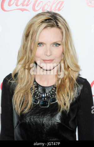 Schauspielerin Michelle Pfeiffer kommt CinemaCon's Big Screen Achievement Awards Zeremonie Caesars Palace April 26,2011 Las Vegas, Nevada. Pfeiffer wurde mit dem Cinema Icon Award ausgezeichnet Stockfoto