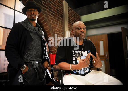 (L-R) 2Pac Schauspieler Darris Love 2Pac Bruder Mopreme Shakur Set YouTube Space LA 15. April 2015 Los Angeles, Kalifornien. Stockfoto