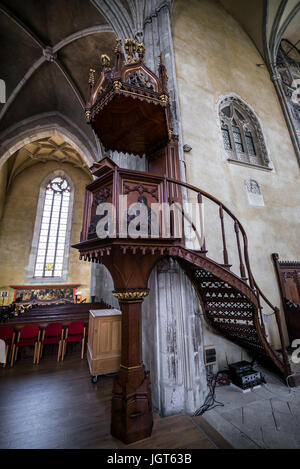 Hölzerne Kanzel im gotischen Stil lutherische Kathedrale der Heiligen Maria im historischen Zentrum von Sibiu Stadt der Region Transsilvanien, Rumänien Stockfoto