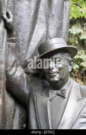 Grab von den sowjetischen russischen Schauspieler Boris Brunov auf Nowodewitschi-Friedhof in Moskau, Russland Stockfoto