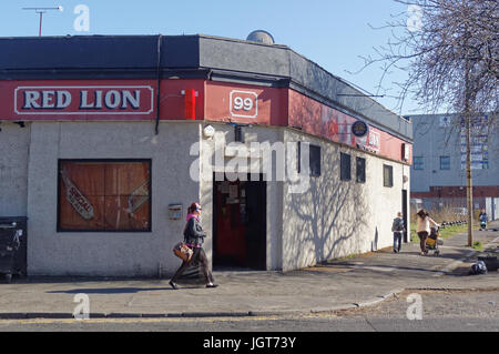 roten Löwen Pub Paisley Road West Govan Glasgow verbleibende Ecke nachdem das Gebäude wurde abgerissen, die Kneipe waren auf Stockfoto