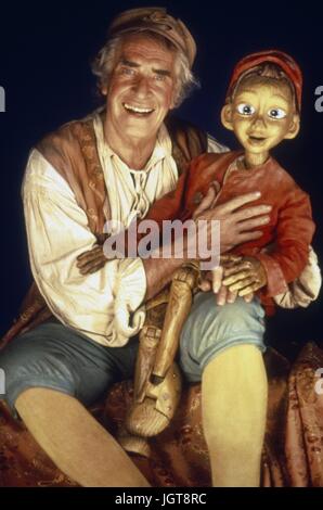 Die Abenteuer des Pinocchio-Jahr: 1996 UK / USA / Frankreich Regie: Steve Barron Martin Landau.  Es ist verboten, das Foto aus dem Kontext der Promotion des Films zu reproduzieren. Es muss die Filmgesellschaft und/oder der Fotograf von zugewiesen oder von autorisierten / erlaubt am Set von der Filmgesellschaft gutgeschrieben werden. Nur für redaktionelle Nutzung. Photo12 gewährt keine Persönlichkeitsrechte der Personen vertreten. Stockfoto