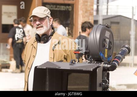 Die schwarze Dahlie Jahr: 2006 USA Regie: Brian de Palma Brian de Palma Shooting Bild.  Es ist verboten, das Foto aus dem Kontext der Promotion des Films zu reproduzieren. Es muss die Filmgesellschaft und/oder der Fotograf von zugewiesen oder von autorisierten / erlaubt am Set von der Filmgesellschaft gutgeschrieben werden. Nur für redaktionelle Nutzung. Photo12 gewährt keine Persönlichkeitsrechte der Personen vertreten. Stockfoto