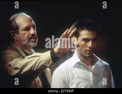 Mission: Unmöglich-Jahr: 1996 USA Regie: Brian De Palma Tom Cruise, Brian De Palma Shooting Bild Foto: Murray enger.  Es ist verboten, das Foto aus dem Kontext der Promotion des Films zu reproduzieren. Es muss die Filmgesellschaft und/oder der Fotograf von zugewiesen oder von autorisierten / erlaubt am Set von der Filmgesellschaft gutgeschrieben werden. Nur für redaktionelle Nutzung. Photo12 gewährt keine Persönlichkeitsrechte der Personen vertreten. Stockfoto