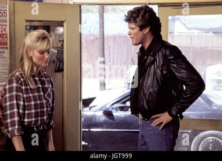 Knight-Rider-TV-Serie 1982-1986 USA erstellt von Glen A. Larson Catherine Hickland, David Hasselhoff.  Es ist verboten, das Foto aus dem Kontext der Promotion des Films zu reproduzieren. Es muss die Filmgesellschaft und/oder der Fotograf von zugewiesen oder von autorisierten / erlaubt am Set von der Filmgesellschaft gutgeschrieben werden. Nur für redaktionelle Nutzung. Photo12 gewährt keine Persönlichkeitsrechte der Personen vertreten. Stockfoto