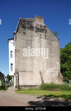 Wand eines alten Hauses in Duisburg-Ruhrort, Ruhrgebiet Stockfoto