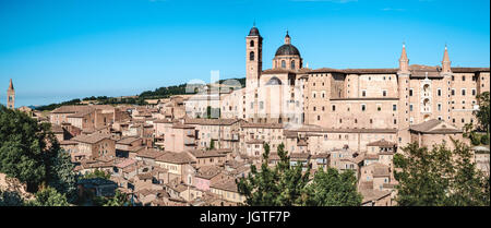 Urbino, Marken Italien. Panorama-Blick Stockfoto