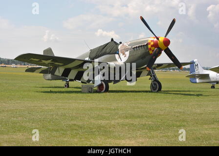 P-51 Mustang, Berlin Express auf der Flightline am flying Legends Duxford 2017 Stockfoto