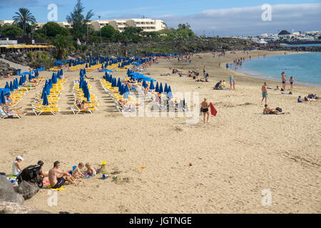 Badestrand Playa Dorada in Playa Blanca, Lanzarote, Kanarische Inseln, Europa | Playa Dorada in Playa Blanca, Lanzarote, Kanarische Inseln, Europa Stockfoto