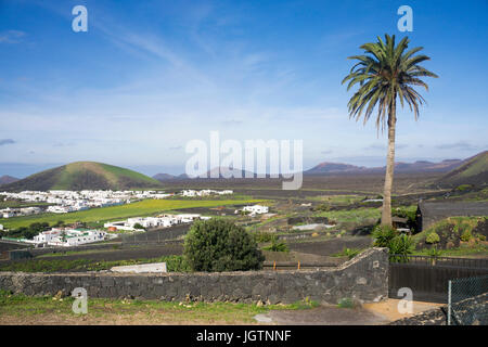 Typische cabnarian white cube Häuser im Dorf Uga, Insel Lanzarote, Kanarische Inseln, Spanien, Europa Stockfoto