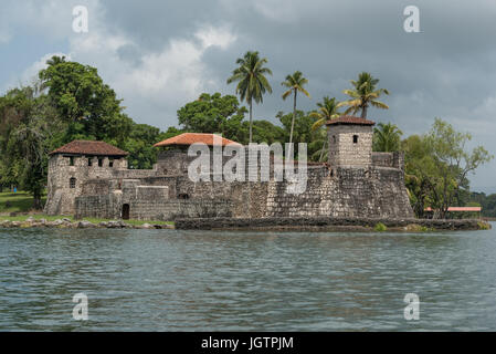 Fort Colonial der Karibik in Guatemala, gab die Burg San Felipe Schutz gegen Piraten und Freibeuter der spanischen Kolonie, Guatemala Stockfoto