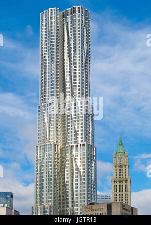 New Beekman Tower entworfen von Frank Gehry auf Manhattan Island in New York City, USA Stockfoto