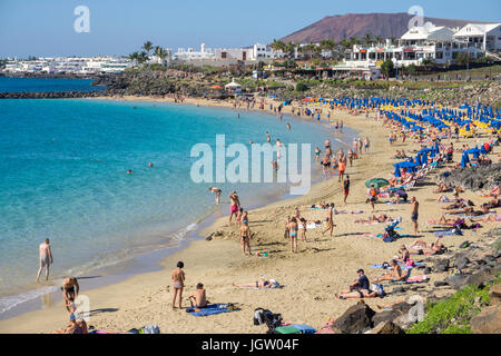 Badestrand Playa Dorada in Playa Blanca, Lanzarote, Kanarische Inseln, Europa | Playa Dorada in Playa Blanca, Lanzarote, Kanarische Inseln, Europa Stockfoto