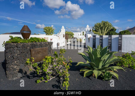 Eingang zur Fundacion Cesar Manrique, Taro de Tahiche, La Asomada, Lanzarote, Kanarische Inseln, Spanien, Europa Stockfoto