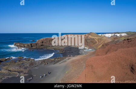 Lava Strände am Fischerdorf El Golfo, Lanzarote, Kanarische Inseln, Spanien, Europa Stockfoto