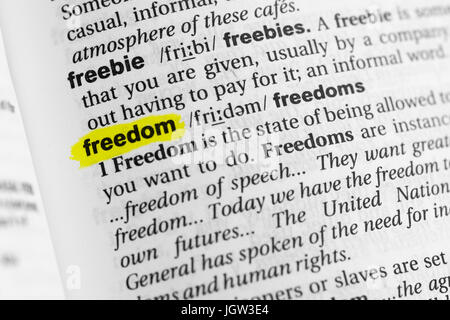 Englische Wort "Freiheit" und seiner Definition im Wörterbuch hervorgehoben. Stockfoto