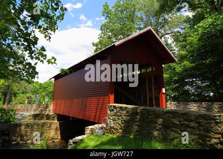 Roddy Straße gedeckte Brücke über Owens Bach in der Nähe von Thurmont, Frederick County, Maryland Stockfoto