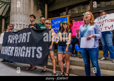 Manhattan, USA. 10. Juni 2017. New York, Vereinigte Staaten von Amerika. 10. Juli 2017. Hausfrau Lewis von PSC CUNY - eine zweite Kundgebung zur Unterstützung Marisa Holmes außerhalb CUNY Graduate Center in Manhattan, fand am 10. Juli 2017 statt. Am Morgen des Montag, den 26. Juni, Marisa Holmes - CUNY TV ausgestrahlt am 10. Juli 2017; eine zweite Kundgebung fand zur Unterstützung von Marisa Holmes außerhalb CUNY Graduate Center in Manhattan, anspruchsvoll, verlangen, dass sie wieder eingestellt werden und dass CUNY respektieren das Recht sich zu organisieren. Bildnachweis: Erik McGregor/Alamy Live News Bildnachweis: pazifische Presse/Alamy Live-Nachrichten Stockfoto