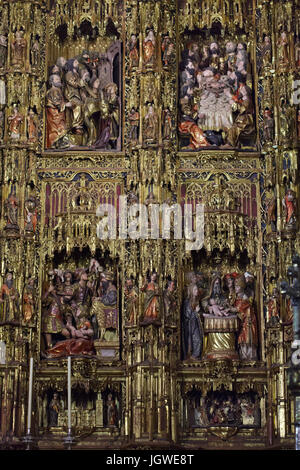 Gotischen Altarbild geschnitzt von Fleming Pieter Dancart (1482) auf dem Main-Altar (Capilla Mayor) der Kathedrale von Sevilla (Catedral de Sevilla) in Sevilla, Andalusien, Spanien. Stockfoto