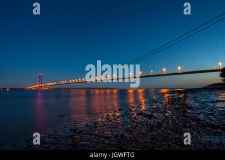 Humber Bridge bei Nacht Stockfoto