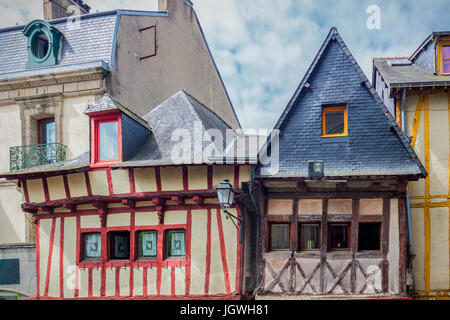 Alten bunten Fachwerkhäusern in Vannes, Bretagne (Bretagne), Frankreich. Stockfoto