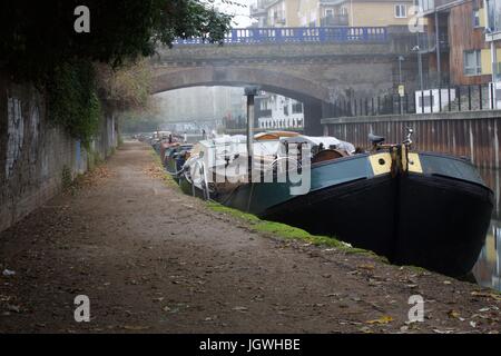 Kanal im Winter, die Docklands, London Stockfoto