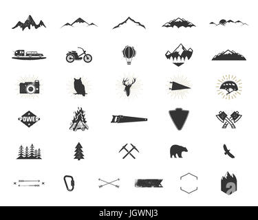 Outdoor-Abenteuer Silhouette Symbole festgelegt. Klettern und camping Formensammlung. Einfache schwarze Piktogramme zu bündeln. Verwendung für die Erstellung von Logo, Etiketten und anderen wandern, Surf-Designs. isoliert auf weiss. Stockfoto