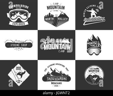 Satz von Snowboarding extreme Logo und Etikettenvorlagen. Winter-Snowboard-Sport-Shop-Abzeichen, Embleme. Mountain Adventure Insignien mit Snowboarder Mann, rv-Symbol. Vintage Stil Monochrom Stockfoto