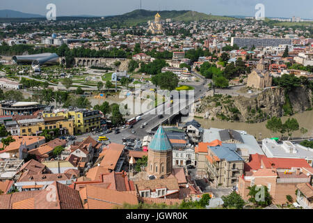 Tiflis (Tbilissi), Georgien, Osteuropa - Blick auf die Stadt von den antiken Ruinen der Festung Narikala. Stockfoto