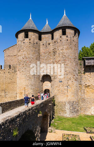 Carcassonne, Languedoc-Roussillon, Frankreich. Le Chateau; die Festung innerhalb der Mauern der befestigten Stadt. Die Cite de Carcassonne ist ein UNESCO-Welt-er Stockfoto