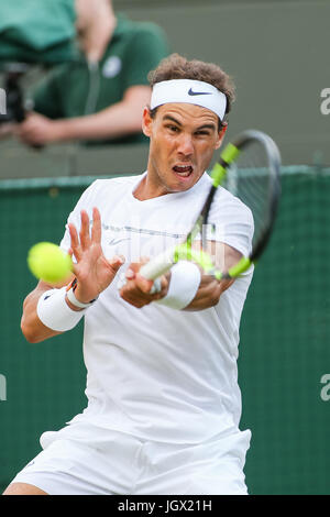 London, UK. 10. Juli 2017. Rafael Nadal (ESP) Tennis: Rafael Nadal aus Spanien während der Herren Einzel viertes Vorrundenspiel der Wimbledon Lawn Tennis Championships gegen Gilles Muller von Luxemburg bei den All England Lawn Tennis and Croquet Club in London, England. Bildnachweis: AFLO/Alamy Live-Nachrichten Stockfoto