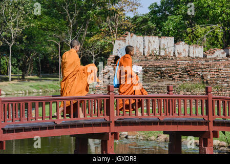 Mönche in Buang Moran, Ancient Siam Park, Thailand Stockfoto